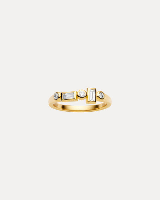 18CT BAGUETTE & ROUND BRILLIANT CUT DIAMOND ODELAY BAND