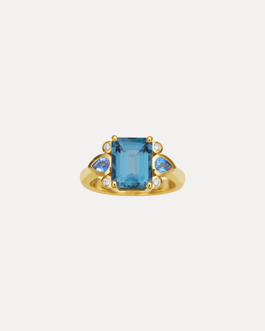 18CT LONDON BLUE TOPAZ, PEAR SHAPE SAPPHIRE & DIAMOND BESPOKE RING