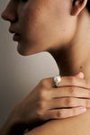 18CT YELLOW GOLD AUSTRALIAN SOUTH SEA PEARL & BLUE TOPAZ BLANCHETT RING