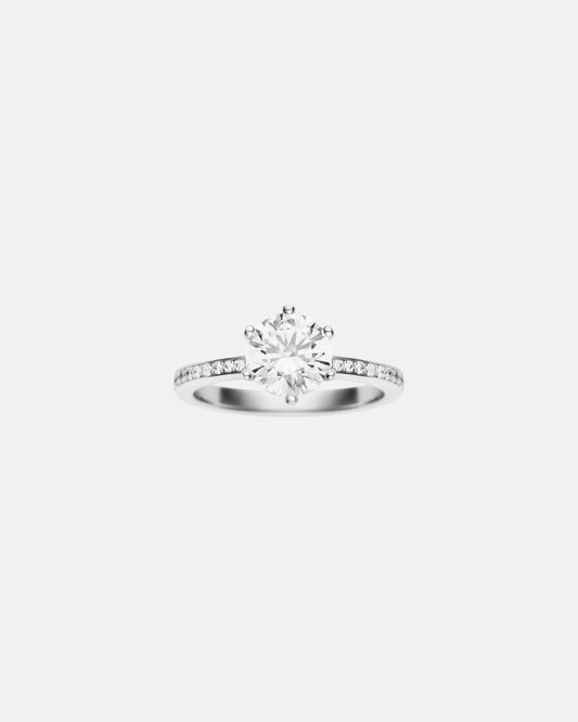 18CT WHITE GOLD DIAMOND GROSVENOR RING