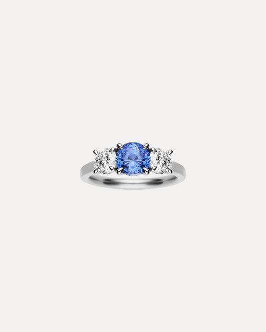 18CT WHITE GOLD SAPPHIRE & DIAMOND BUCKINGHAM RING