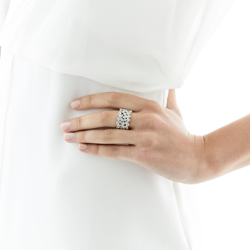 18CT DIAMOND BARCELONA RING