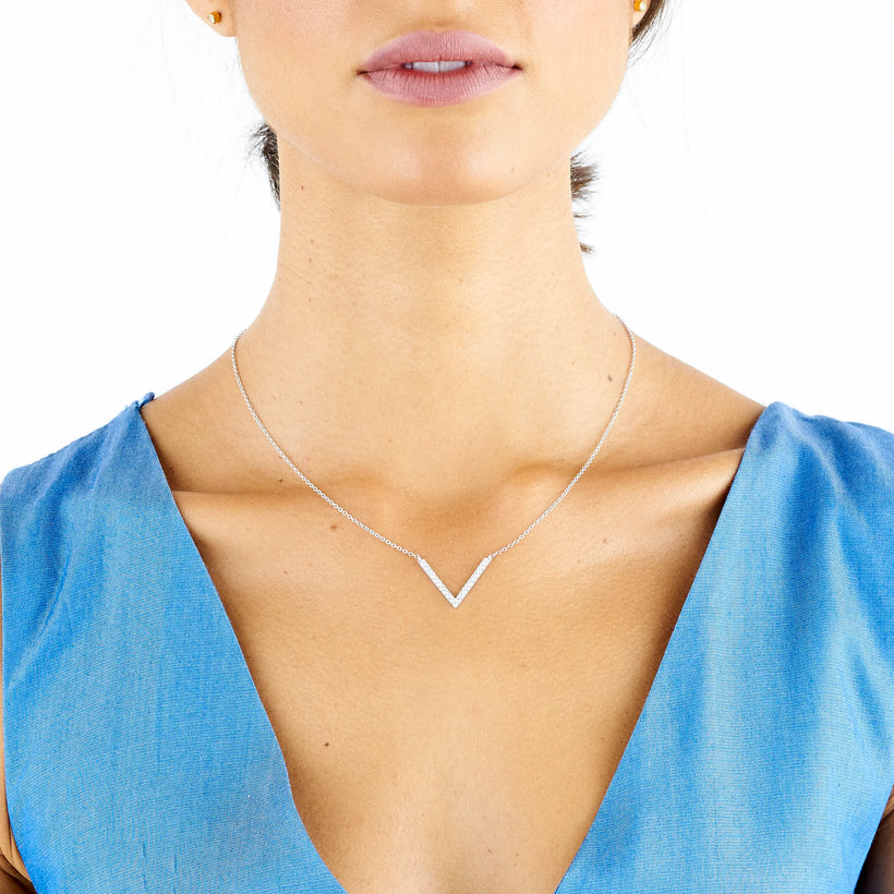 18CT WHITE GOLD DIAMOND VIVECKE PENDANT