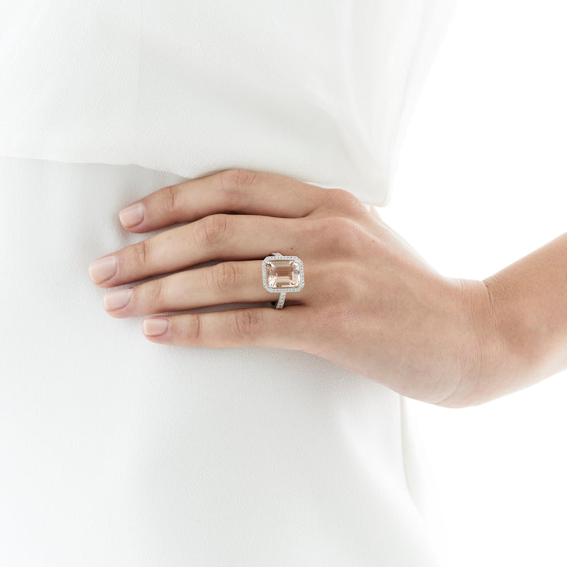 18CT PINK MORGANITE & DIAMOND ROCHESTER RING
