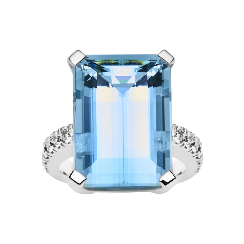 18CT WHITE GOLD AQUAMARINE & DIAMOND BESPOKE RING