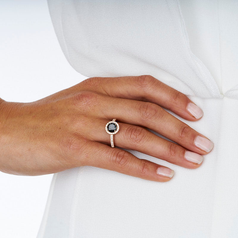 18CT ROSE GOLD BLACK & WHITE DIAMOND PICCADILLY RING