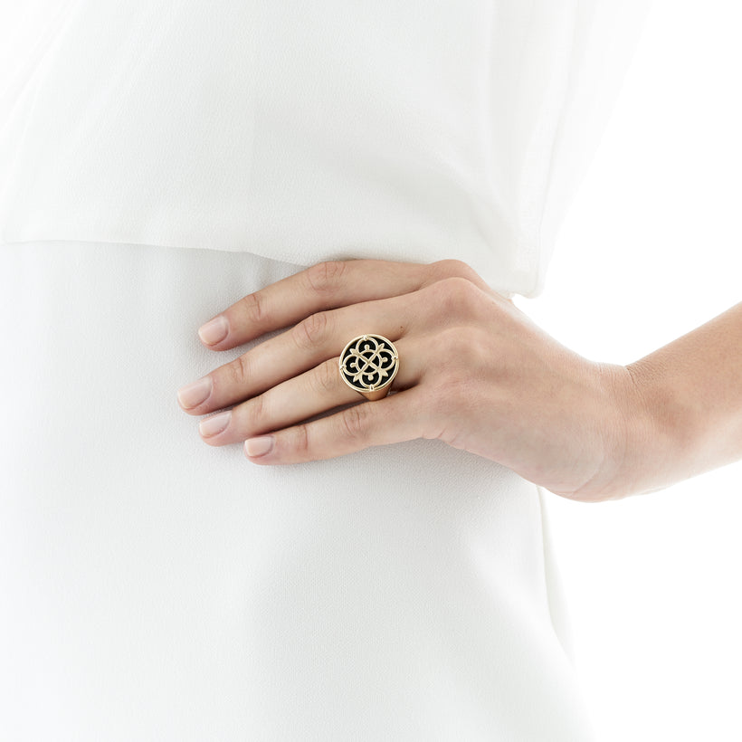 9CT ONYX VASARI RING