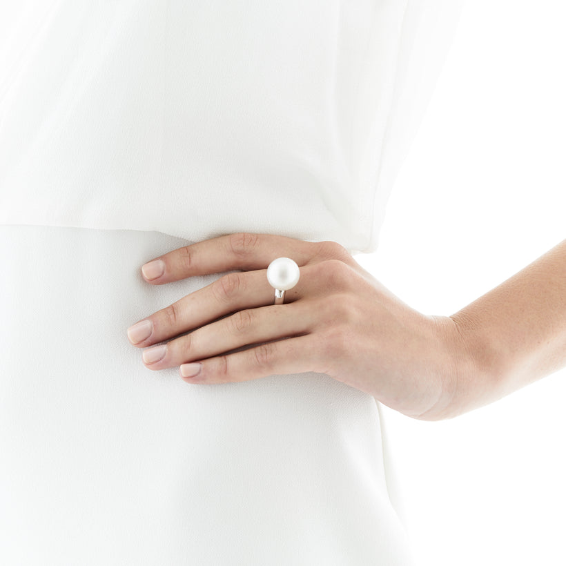 18CT SOUTH SEA PEARL RING