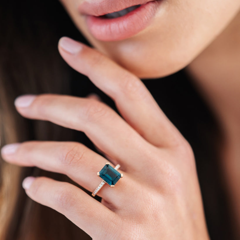 18CT ROSE GOLD LONDON BLUE TOPAZ & DIAMOND SARDINIA RING