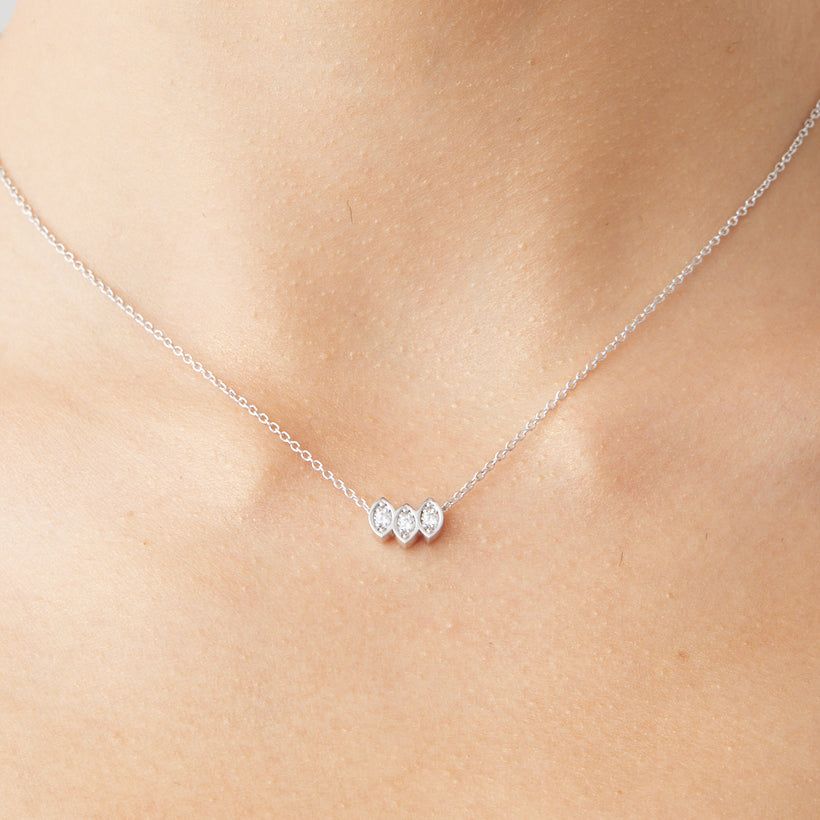 18CT DIAMOND FLEURUS PENDANT