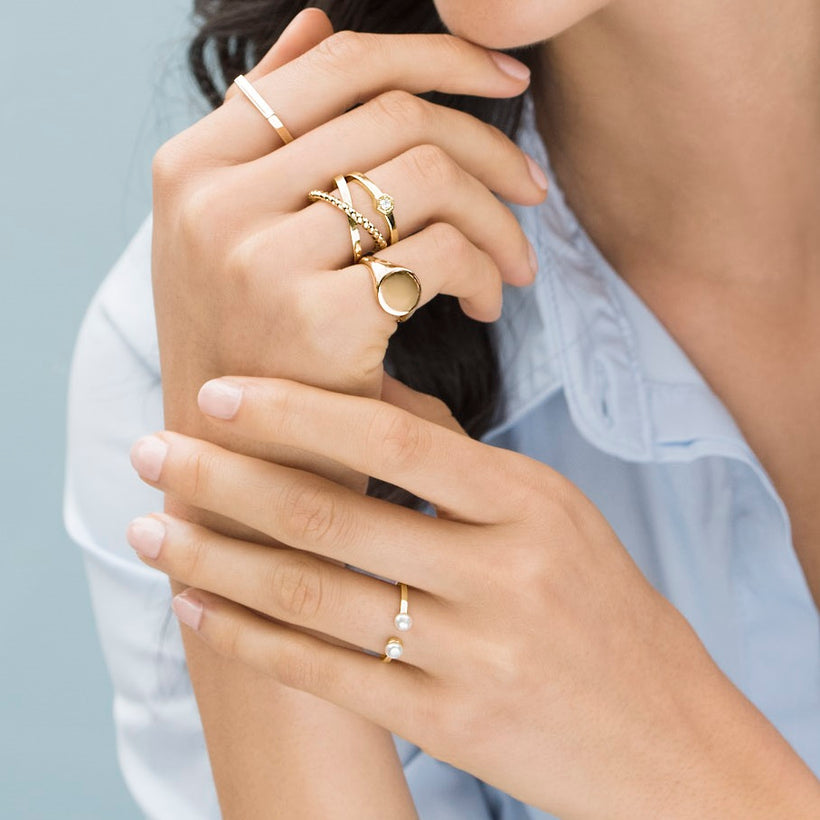 9CT YELLOW GOLD SIGNET RING